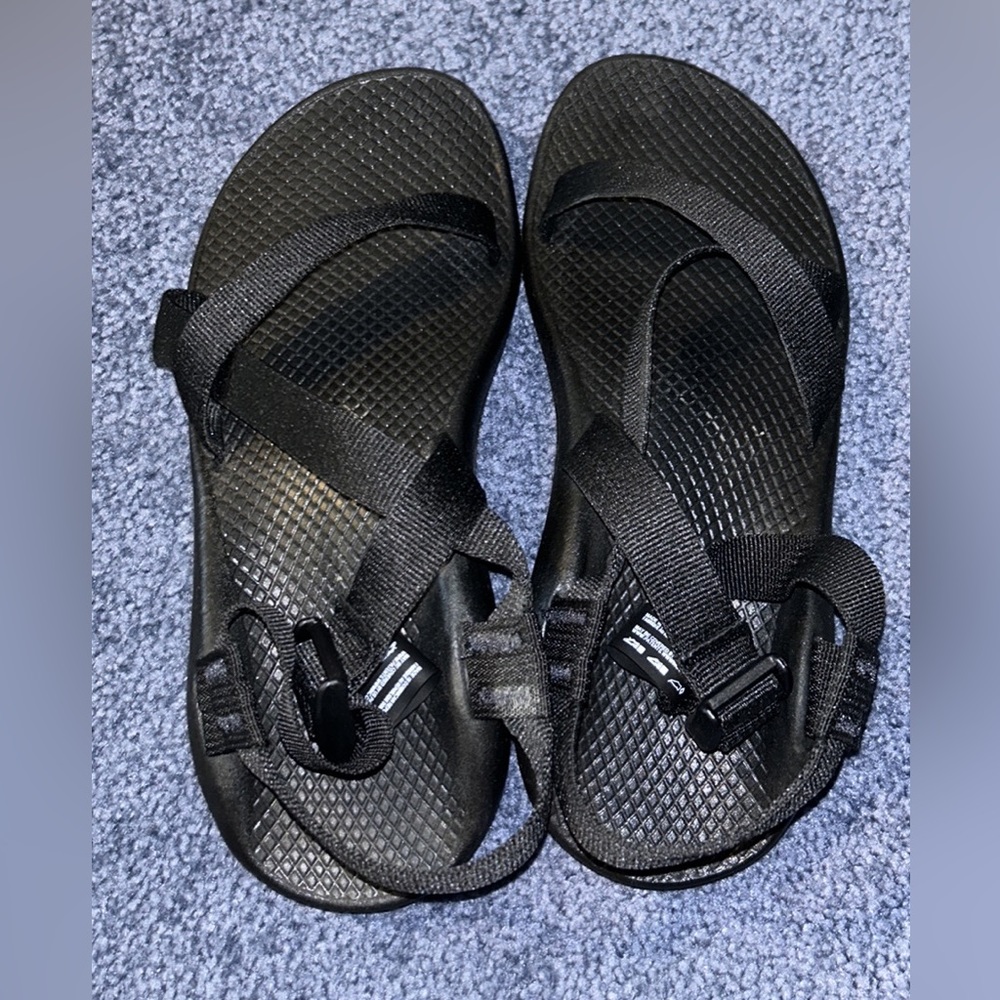 Women’s Chacos Size 8